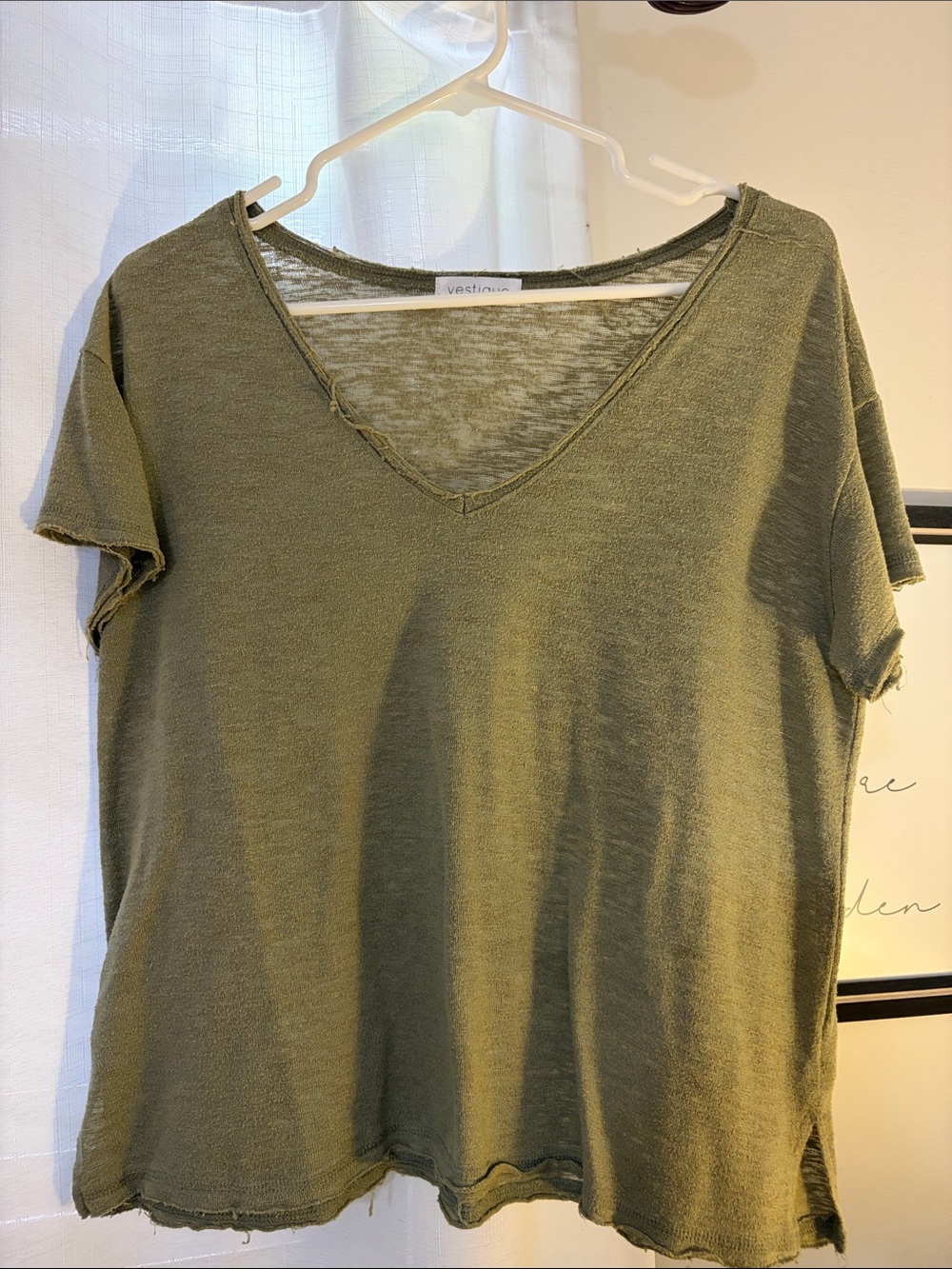 vestique Olive Raw-Edge V-Neck Short Sleeve Tee